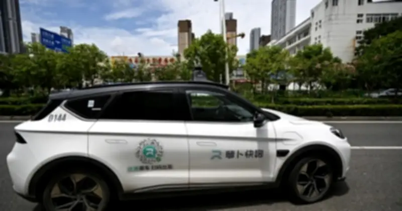 Sự cố taxi tự lái Apollo Go tại Vũ Hán: Hành khách mắc kẹt, cảnh sát giải cứu