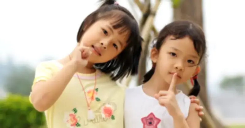 Sự khác biệt bẩm sinh trong khả năng đồng cảm của trẻ: Hành động và lời nói đều cần thiết