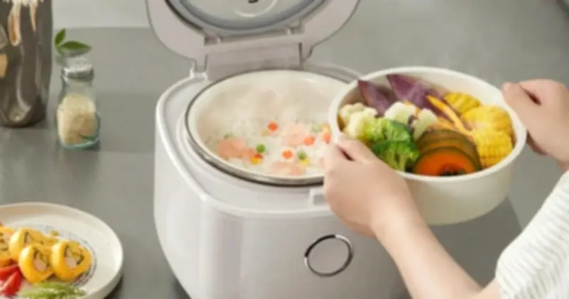 Sale 4/4 kéo dài: Máy hút bụi Xiaomi, bếp điện Elmich giảm đến 50% giá