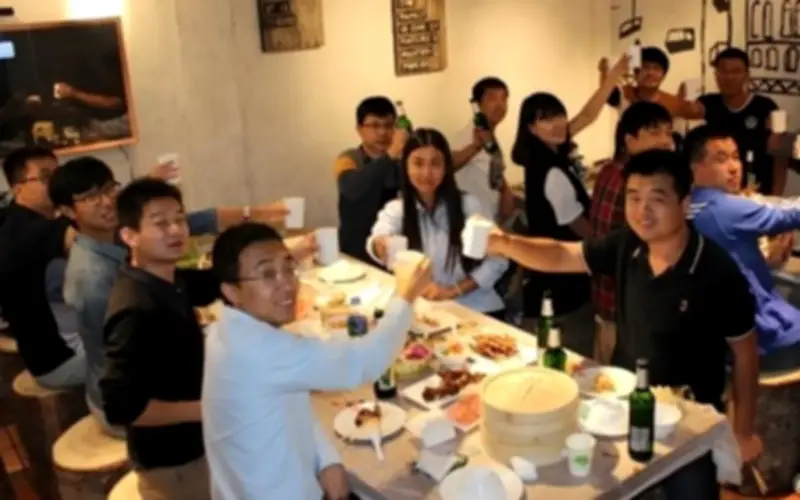 Sau buổi họp lớp, tôi quyết định ngừng so sánh chồng với người khác