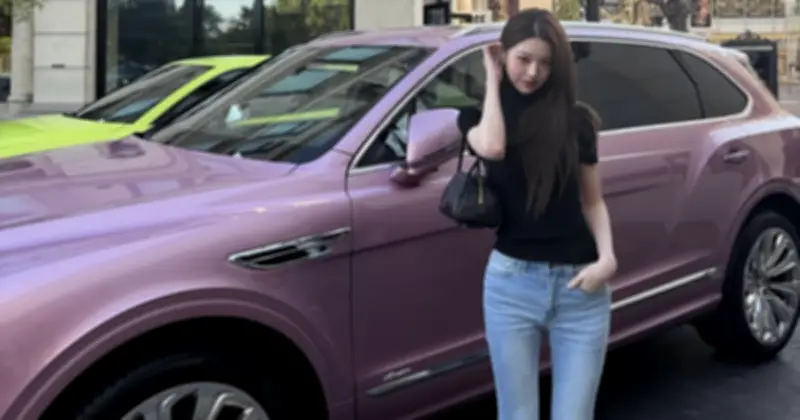 Sức Hút Bất Tận Của Bản Phối Xanh - Đen Trong Thời Trang Hiện Đại