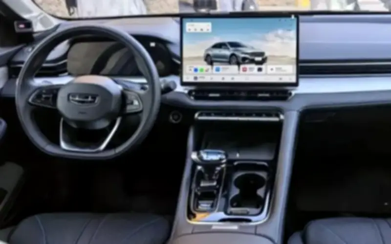 Sedan Hybrid Hạng Sang Giá 410 Triệu Đồng: Thiết Kế Lộng Lẫy, Tiết Kiệm Xang, Trang Bị Sánh Ngang Toyota Camry