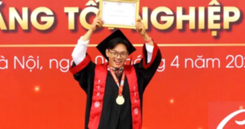 Sinh viên Ngoại thương Đinh Bảo Long: Từ GPA 3.81 đến giải thưởng nghiên cứu và cuộc thi quốc tế