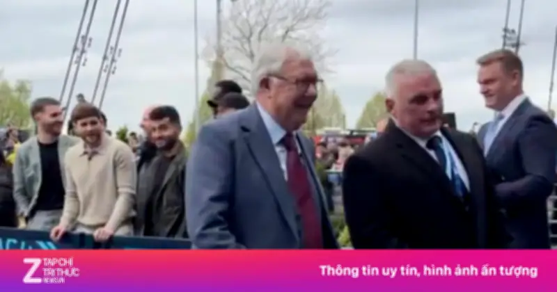 Sir Alex Ferguson bất ngờ dự khán trận Man City - Liverpool tại FA Cup