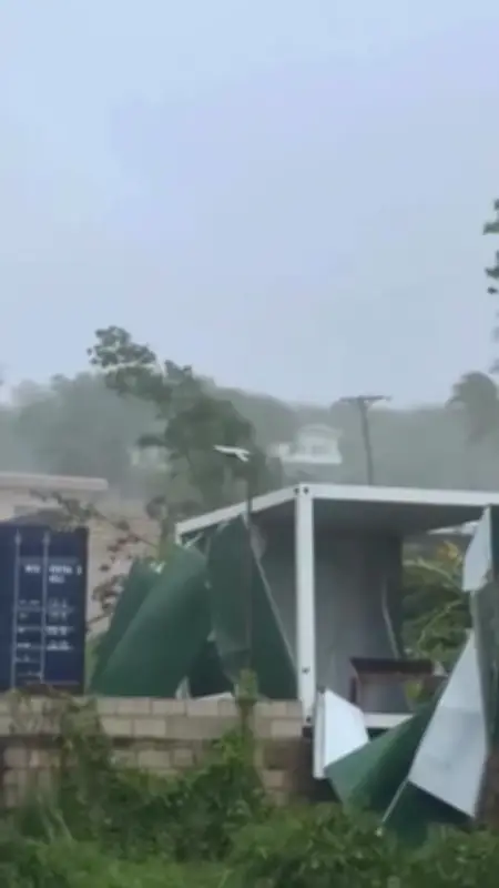 Siêu bão Sinlaku tàn phá quần đảo Bắc Mariana với sức gió lên tới 240 km/giờ