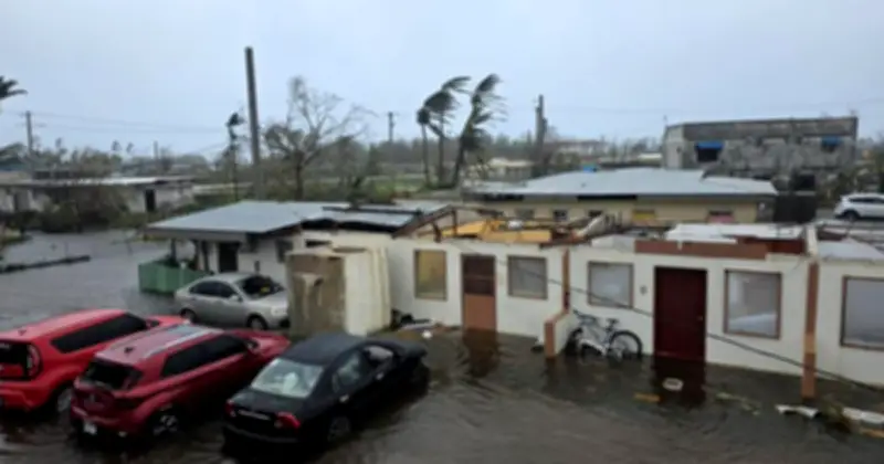 Siêu bão Sinlaku tàn phá Saipan, chưa có thương vong nhưng thiệt hại nặng nề