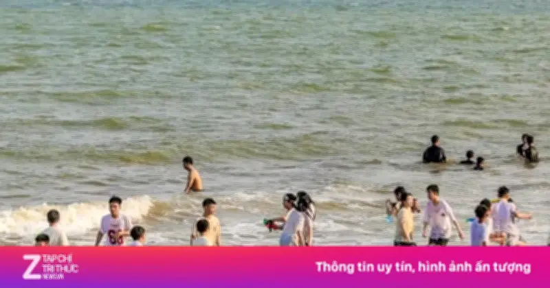 Sầm Sơn Gấp Rút Chỉnh Trang Bãi Biển Trước Mùa Du Lịch Cao Điểm 30/4