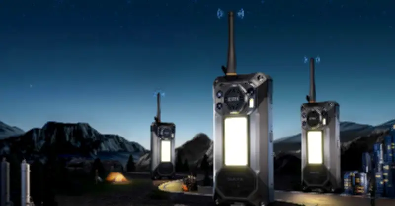 Smartphone Trung Quốc gây sốc với pin 20.000 mAh và liên lạc vệ tinh