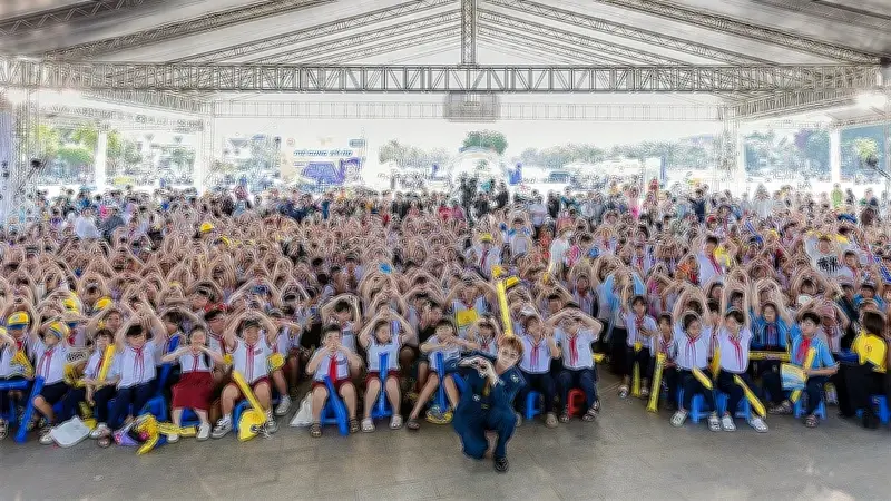 Sân chơi 'Thiếu nhi Việt Nam - Học tập sáng tạo' mở rộng với video kỹ năng sống và hoạt động ngoại khóa