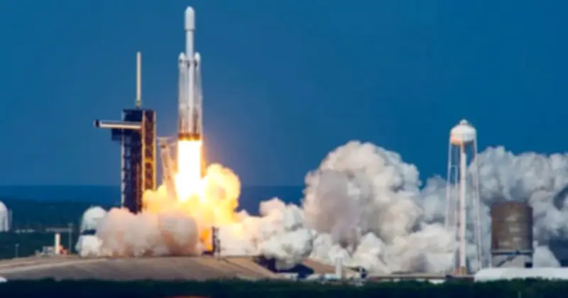 Sắp phóng tên lửa Falcon Heavy mang vệ tinh ViaSat-3 F3