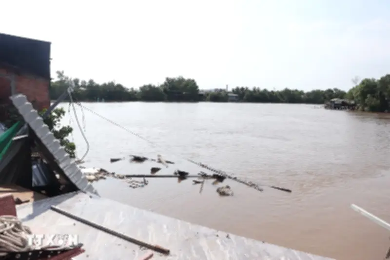 Sạt lở nghiêm trọng trên kênh Xáng Bạc Liêu - Cà Mau, đe dọa an toàn dân cư