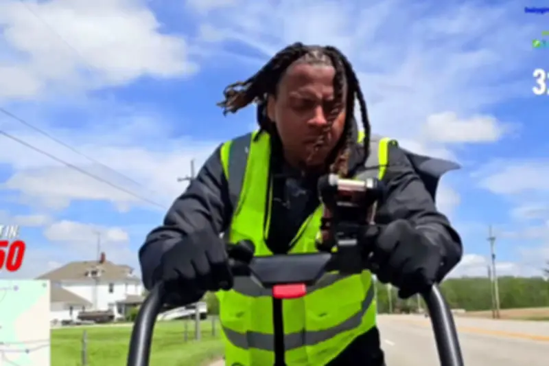 Streamer nổi tiếng bị xe tông khi đang livestream gây quỹ từ thiện