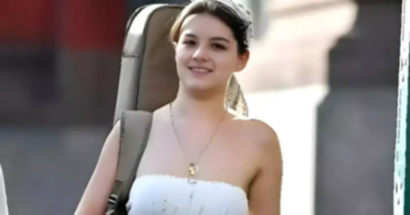 Suri Cruise tròn 20 tuổi: Cuộc sống giản dị của 'công chúa Hollywood' và khối tài sản 500.000 USD