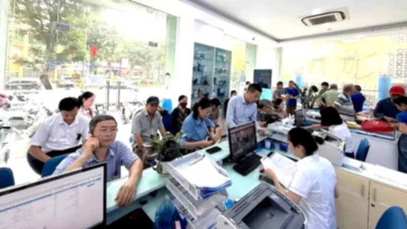 Từ 15/4, xác thực thuê bao di động bắt buộc qua VNeID và căn cước gắn chip