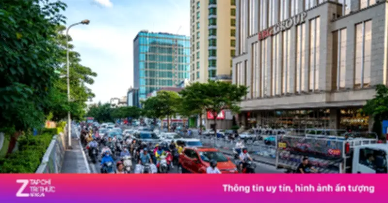 Từ 1/7, xe máy xăng bị cấm ở 11 tuyến phố Hoàn Kiếm vào cuối tuần