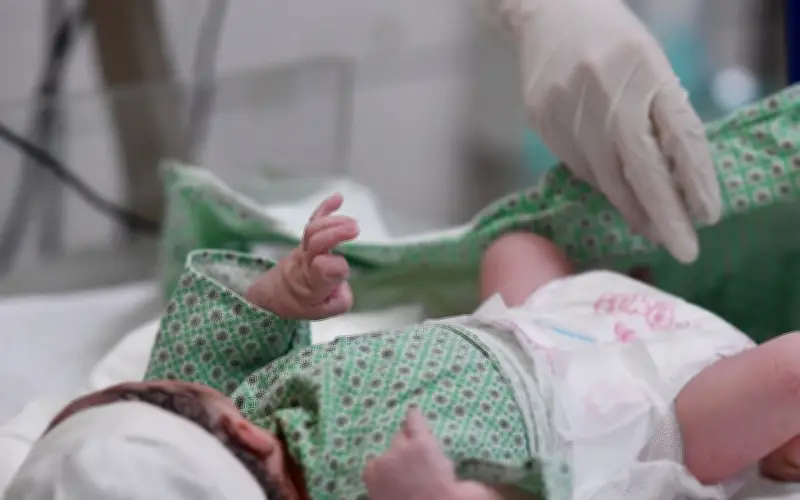 Từ 2026, phụ nữ sinh 2 con trước 35 tuổi được hỗ trợ 2 triệu đồng