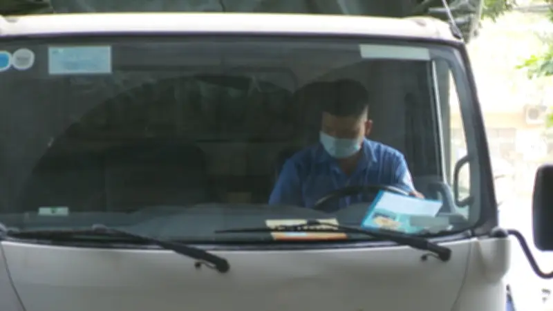 Từ 2027, tem điện tử sẽ thay thế hoàn toàn tem dán trên ô tô tại Việt Nam