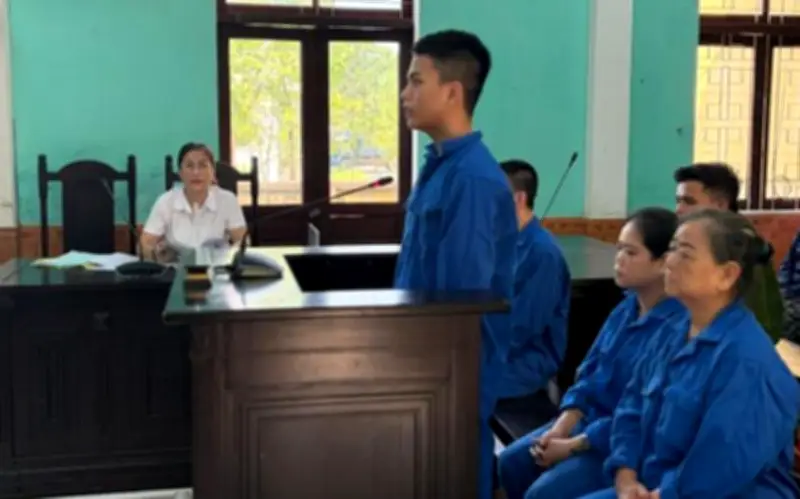 Từ căn nhà nhỏ đến đường dây ma túy gia đình: Bà, mẹ, cháu cùng lĩnh án