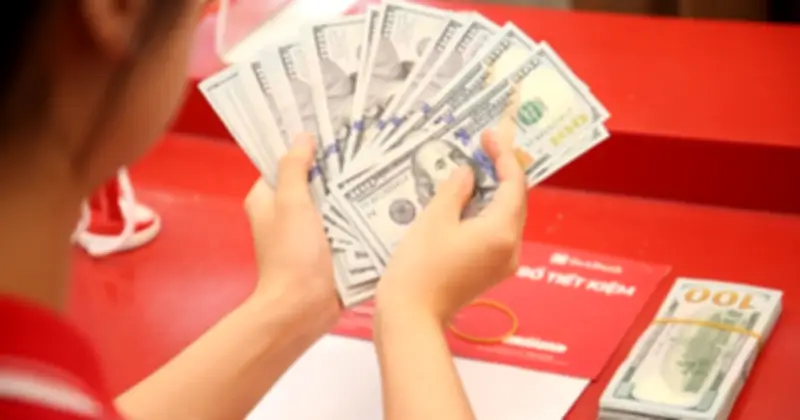 Tỷ giá USD giảm nhẹ, euro và bảng Anh tăng mạnh sáng 8.4