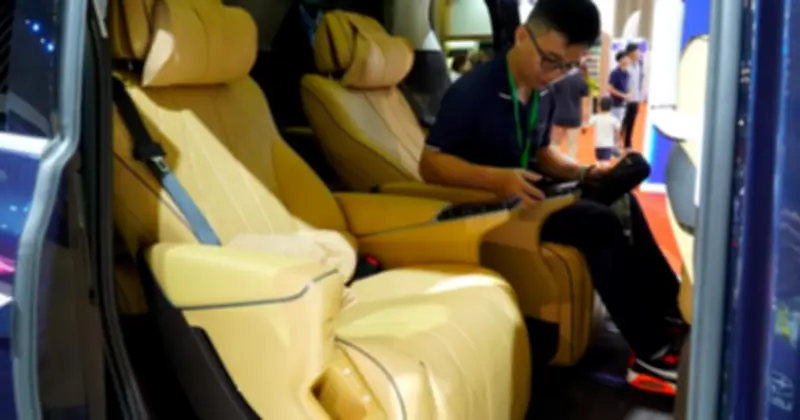 Tựa đầu ô tô: Chi tiết nhỏ, công dụng lớn và những hiểu lầm phổ biến