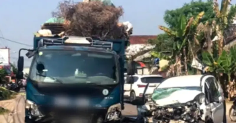 Tai nạn giao thông chiều 6/4: Xe ô tô con biến dạng sau va chạm với xe tải, một phụ nữ tử vong