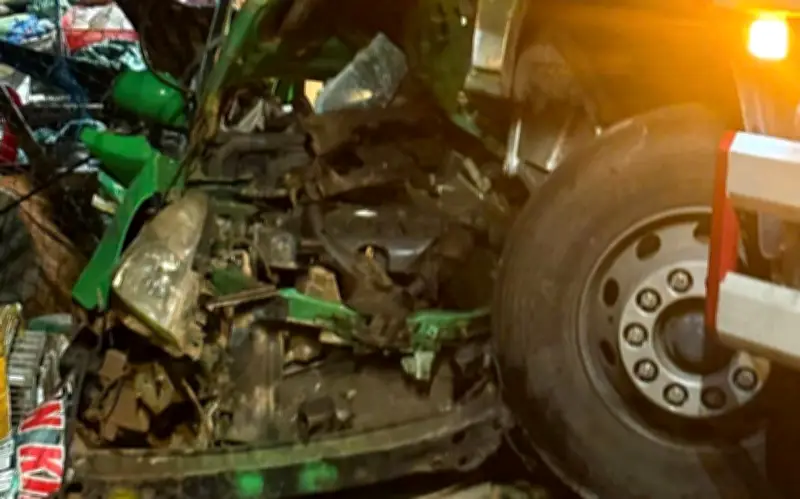 Tai nạn kinh hoàng trước chợ Trường Xuân: Tài xế taxi tử vong, hai hành khách bị thương