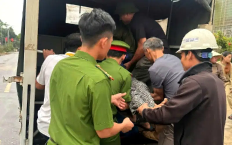 Tai nạn trên Quốc lộ 48: Người phụ nữ được công an xã hỗ trợ cấp cứu kịp thời