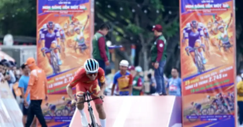 Tay đua Việt Nam tỏa sáng ở chặng đua tính giờ giải xe đạp Cúp truyền hình TPHCM