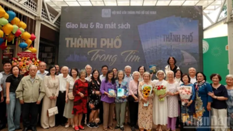 Tác giả Huỳnh Thị Minh Tâm ra mắt sách 'Thành phố trong tim' - Hành trình cách mạng đầy cảm xúc