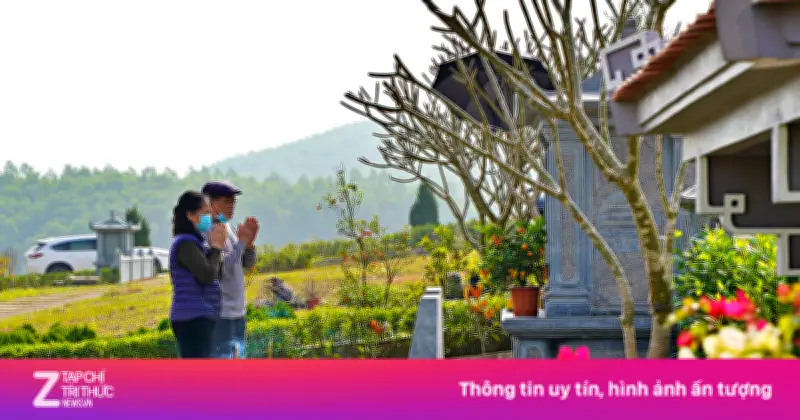 Tục thăm viếng và chăm sóc mộ phần tổ tiên của người Việt
