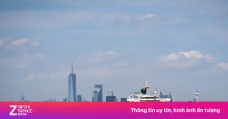 Thế Giới Đổ Xô Đến Mỹ Mua Dầu Khi Eo Biển Hormuz Bị Phong Tỏa, Đẩy Giá Nhiên Liệu Tăng Cao