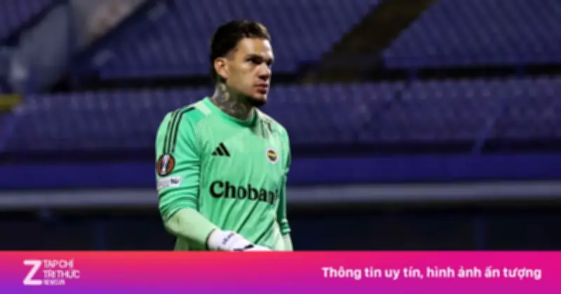 Thủ môn Ederson nổi nóng sau khi bị tấn công từ khán đài tại Thổ Nhĩ Kỳ