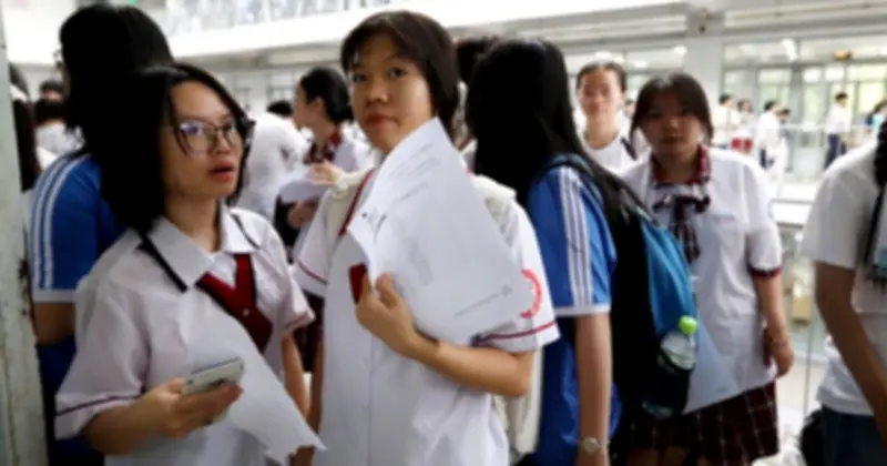 Thí sinh TP.HCM ôn chính tả trước kỳ thi đánh giá năng lực đợt 1 năm 2026