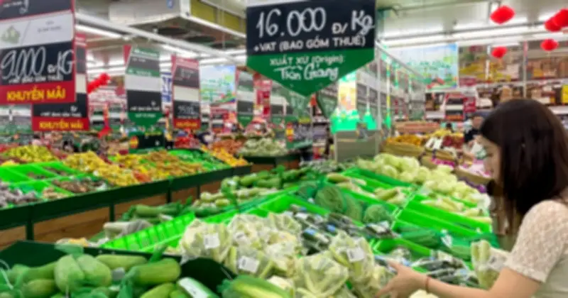 Thủ tướng chỉ đạo quyết liệt bình ổn giá, ứng phó biến động toàn cầu