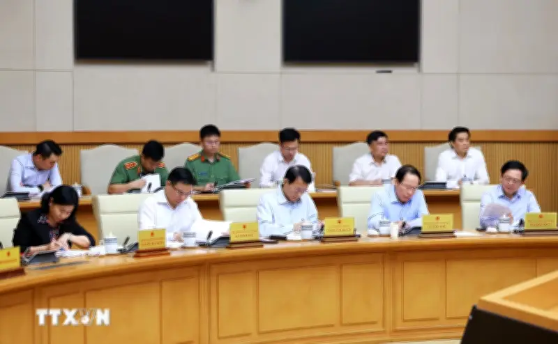 Thủ tướng Lê Minh Hùng chủ trì họp Thường trực Chính phủ về các vấn đề cấp bách