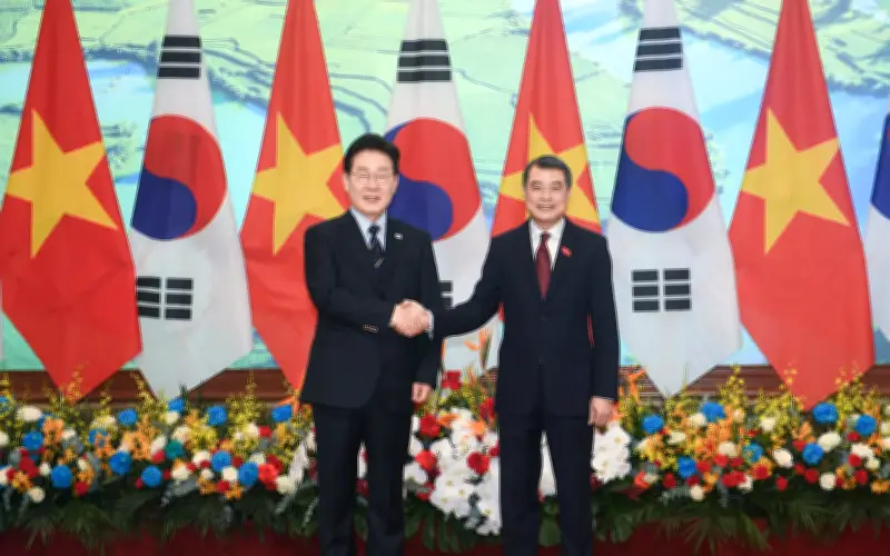 Thủ tướng Lê Minh Hưng hội kiến Tổng thống Hàn Quốc Lee Jae Myung