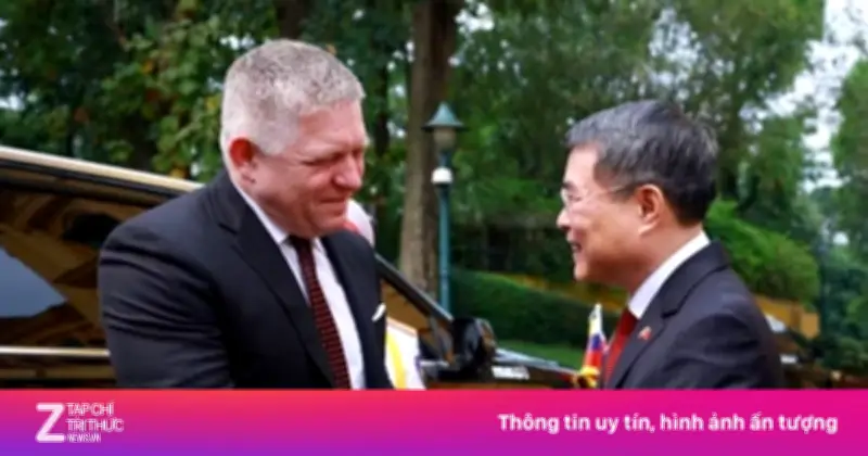 Thủ tướng Lê Minh Hưng đón chính thức Thủ tướng Slovakia Robert Fico tại Hà Nội
