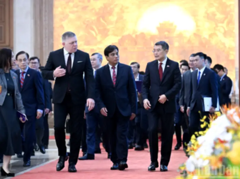 Thủ tướng Lê Minh Hưng và Thủ tướng Slovakia Robert Fico ký kết 6 văn kiện hợp tác quan trọng