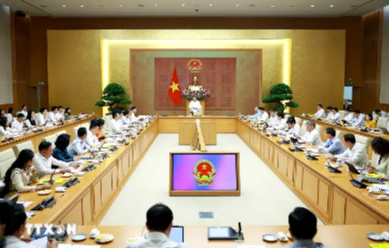 Thủ tướng: Ổn định kinh tế vĩ mô là móng nhà phải gia cố vững chắc trước khi xây thêm tầng