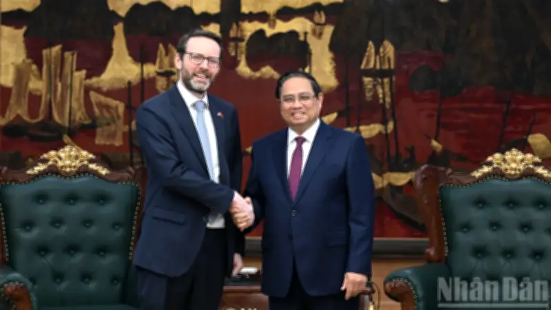 Thủ tướng Phạm Minh Chính tiếp Đại sứ Anh Iain Frew, thúc đẩy hợp tác song phương