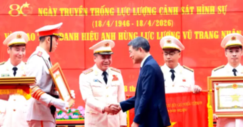 Thủ tướng trao danh hiệu Anh hùng cho Giám đốc Công an Hà Nội và Phòng Cảnh sát hình sự