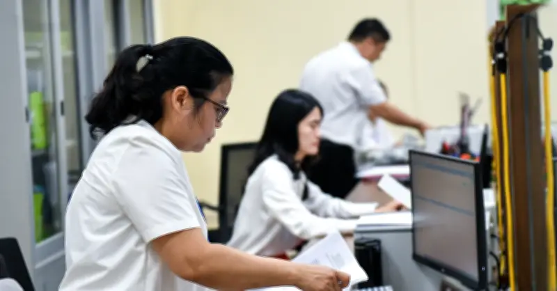 Thủ tướng yêu cầu cán bộ, công chức gương mẫu, nghiêm túc học tập kỹ năng số