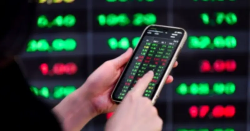 Thị trường chứng khoán Việt Nam khởi sắc, VN-Index vượt 1.700 điểm trong phiên giao dịch