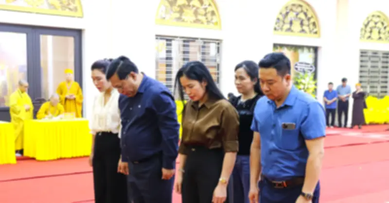 Thứ trưởng Nguyễn Hải Trung viếng tang Trưởng lão Hòa thượng Thích Thanh Đức