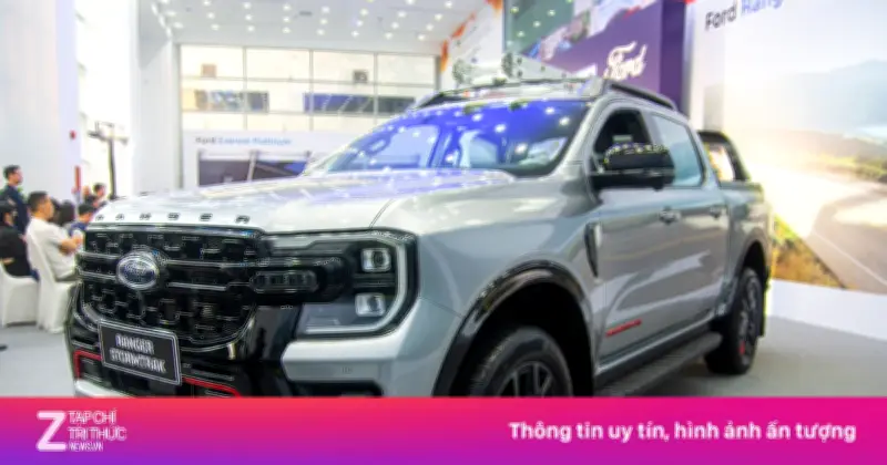 Thị trường xe bán tải chao đảo: Khách hàng phân vân, đại lý tăng ưu đãi