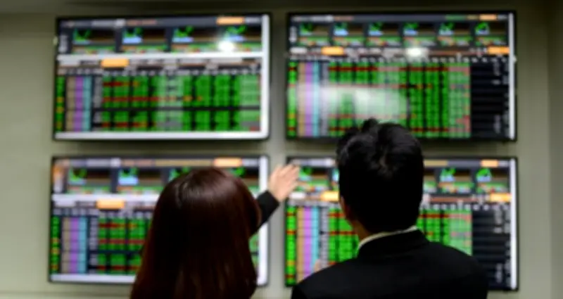 Thanh khoản thị trường chứng khoán tăng mạnh, nhà đầu tư nước ngoài bán ròng hơn 602 tỷ đồng