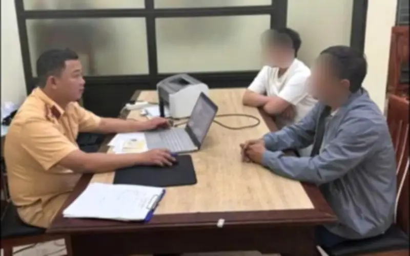 Thanh niên chưa có bằng lái điều khiển xe cứu thương bị Công an Phú Thọ xử lý