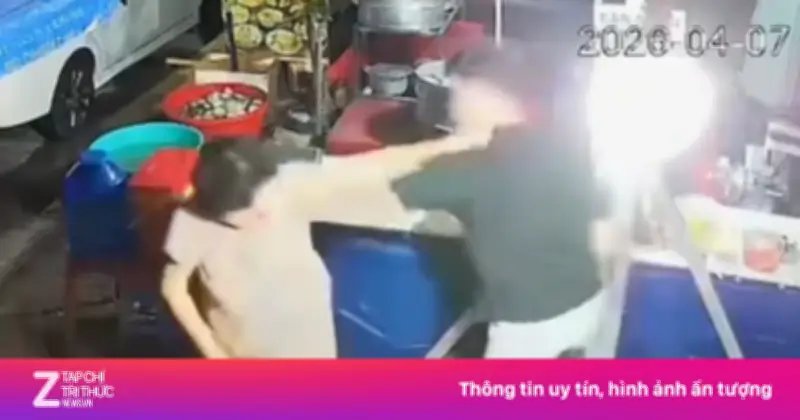 Thanh niên nhổ nước bọt vào phụ nữ lớn tuổi: Hành vi phản cảm gây phẫn nộ