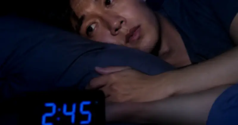 Thức giấc giữa đêm khó ngủ lại: Nguyên nhân và cách khắc phục