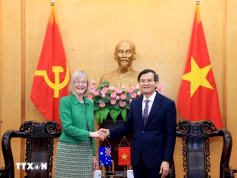 Thúc đẩy hợp tác đào tạo cán bộ cấp cao giữa Việt Nam với Australia và Ấn Độ